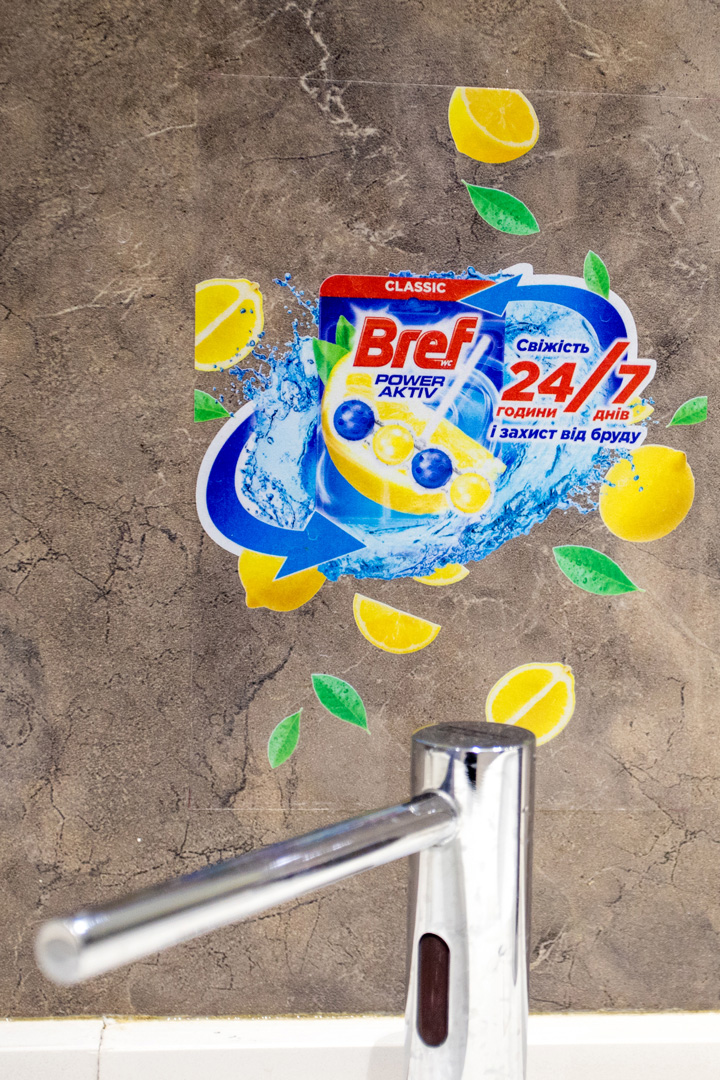 some alt: car some alt: car