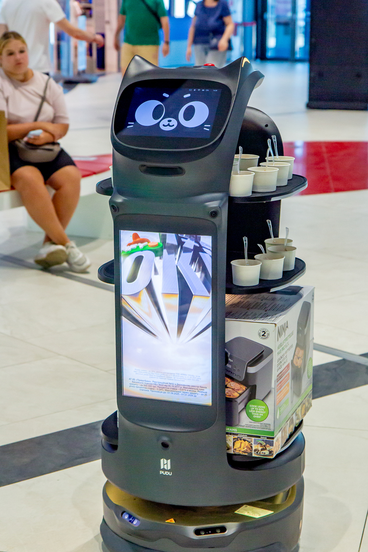 some alt: car some alt: car