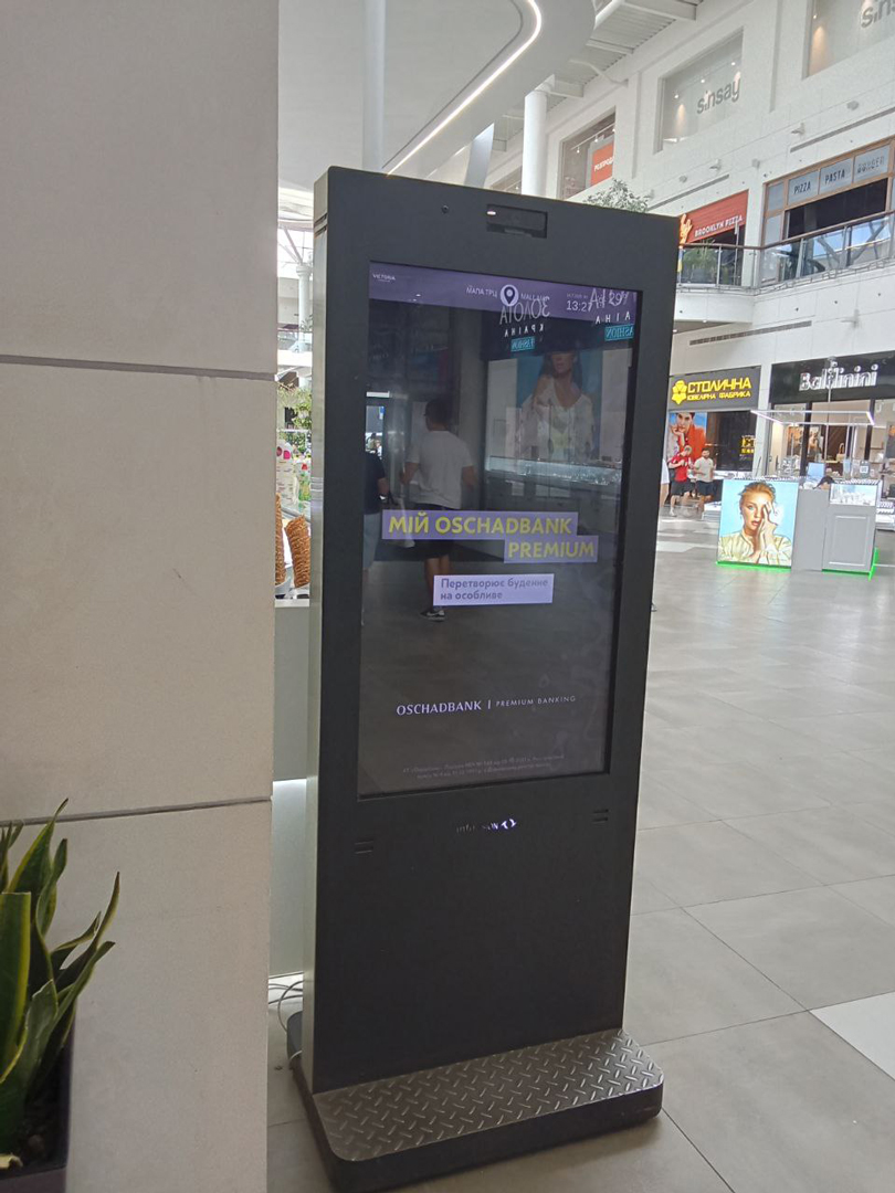 some alt: car some alt: car