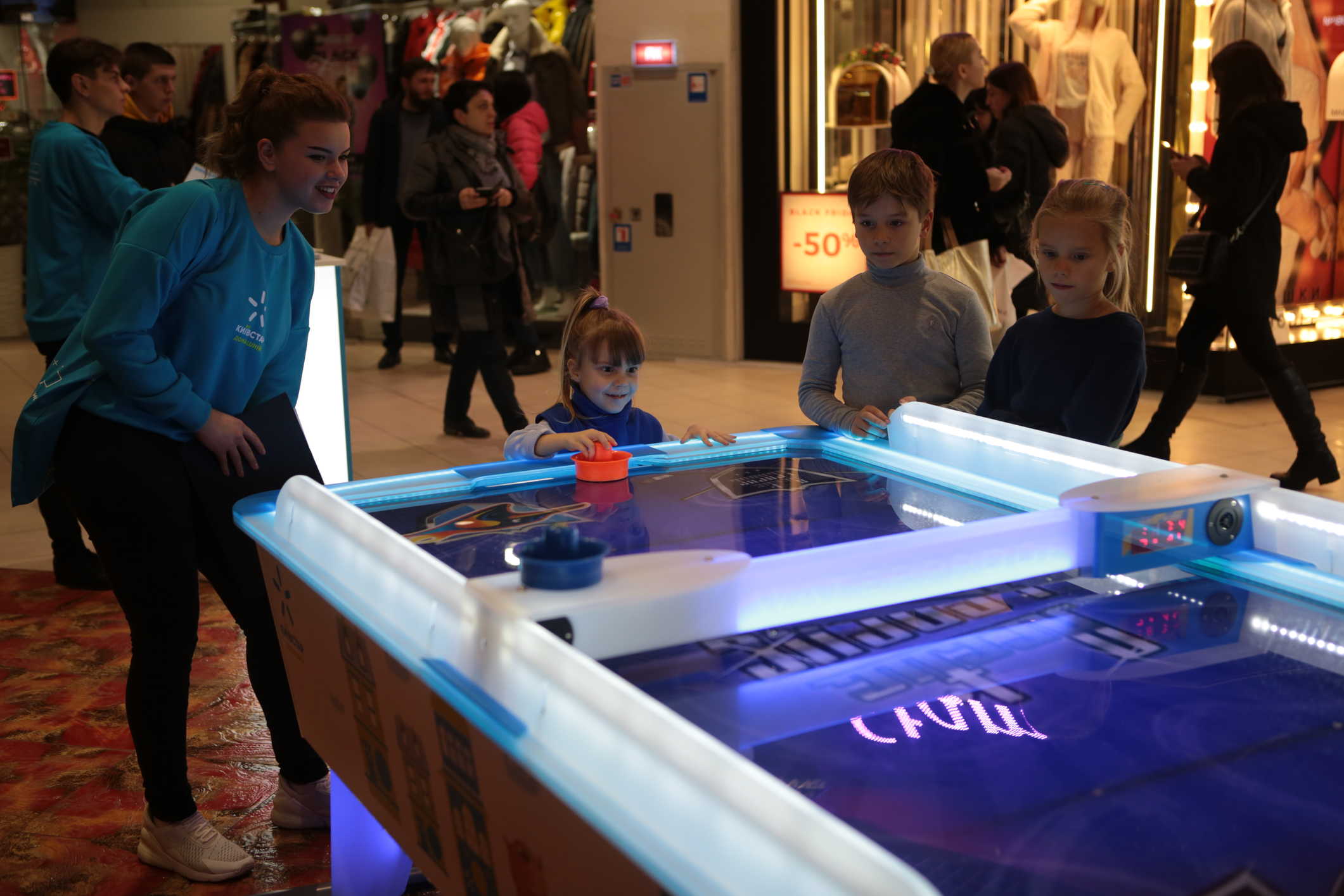 some alt: car some alt: car