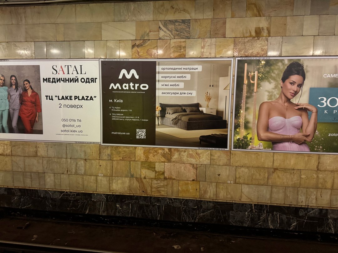 some alt: car some alt: car