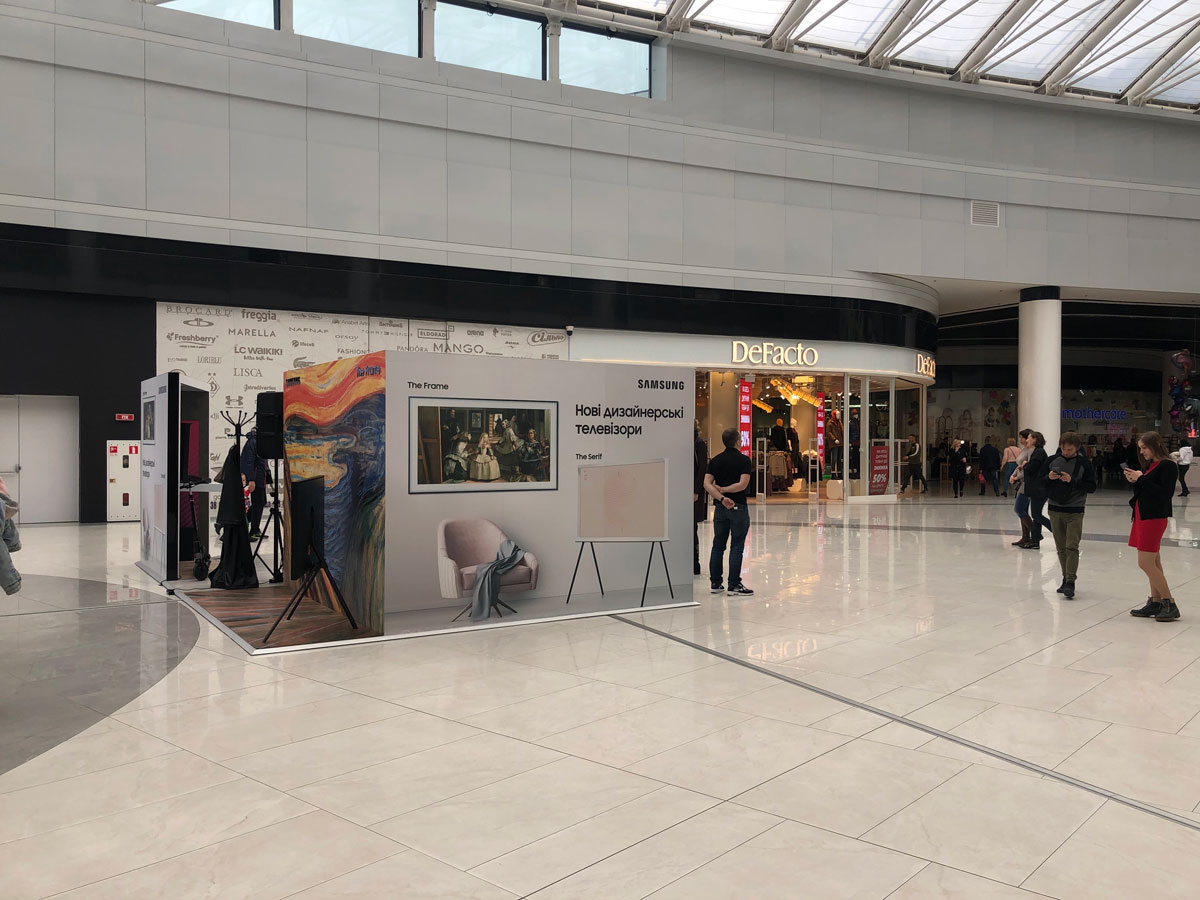 some alt: car some alt: car