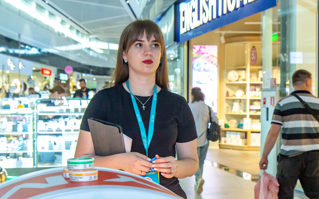 some alt: car some alt: car