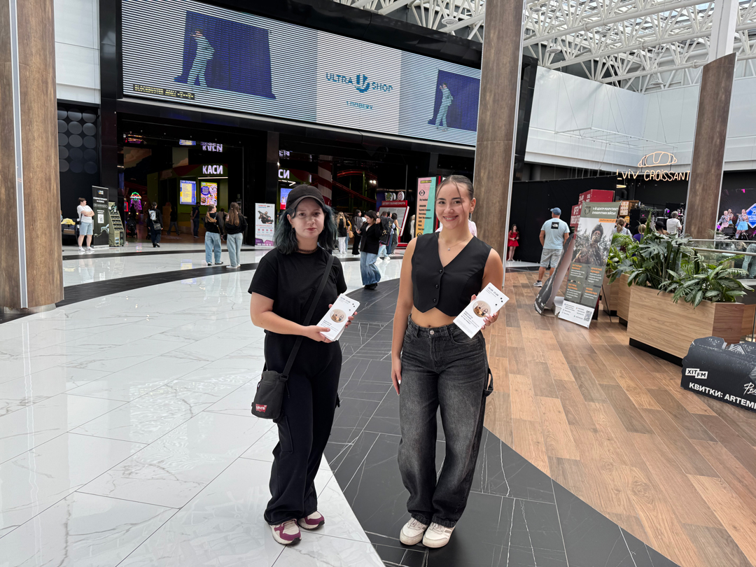 some alt: car some alt: car