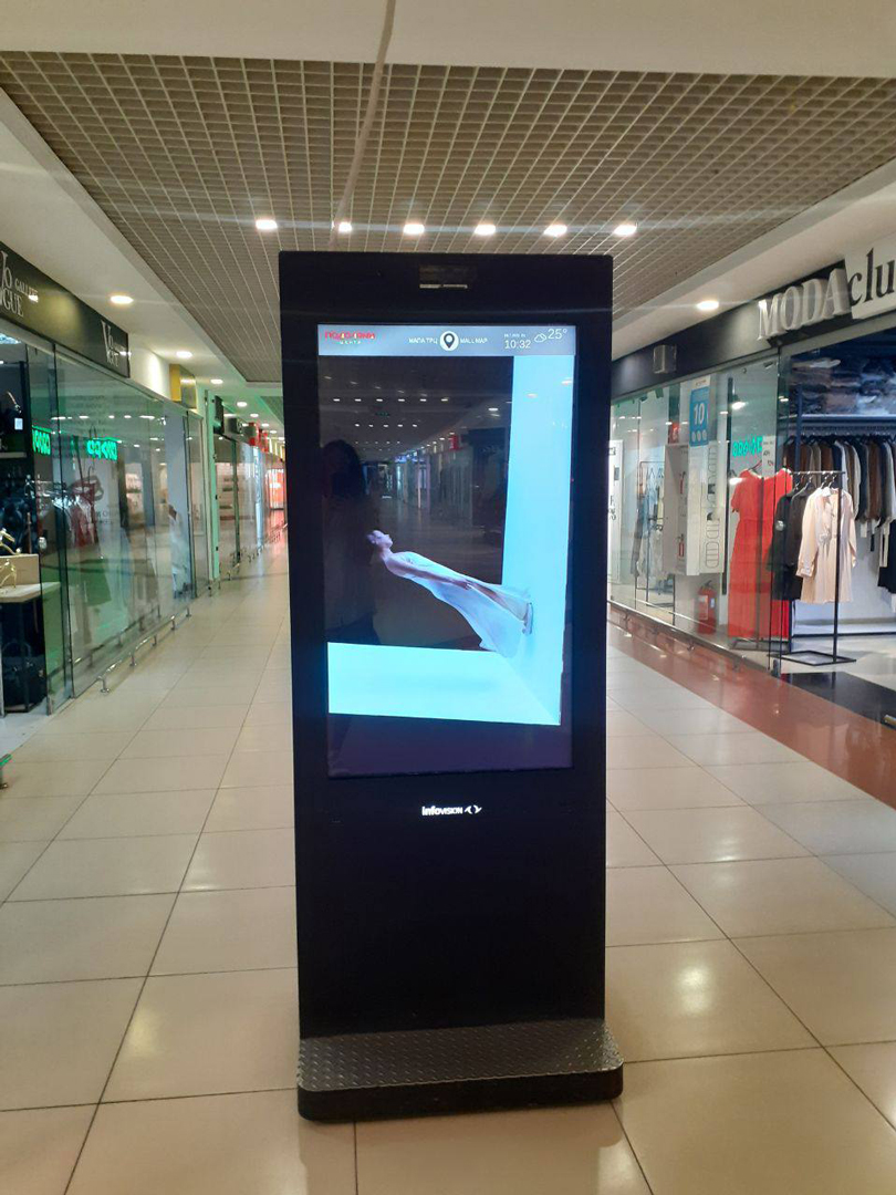 some alt: car some alt: car