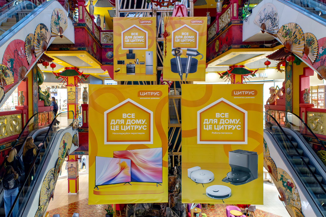 some alt: car some alt: car