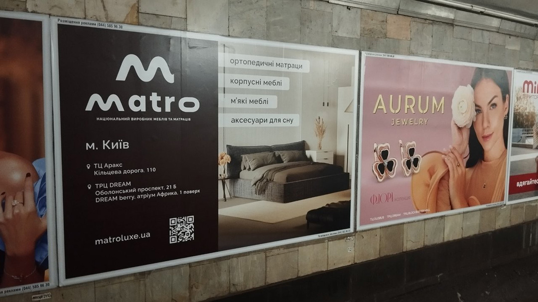 some alt: car some alt: car