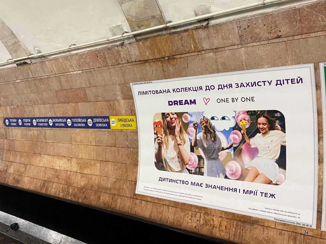 some alt: car some alt: car